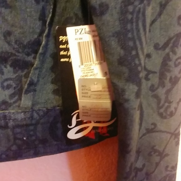 Cropped Blue Jacket (Only Two Left) - Picture 3 of 8